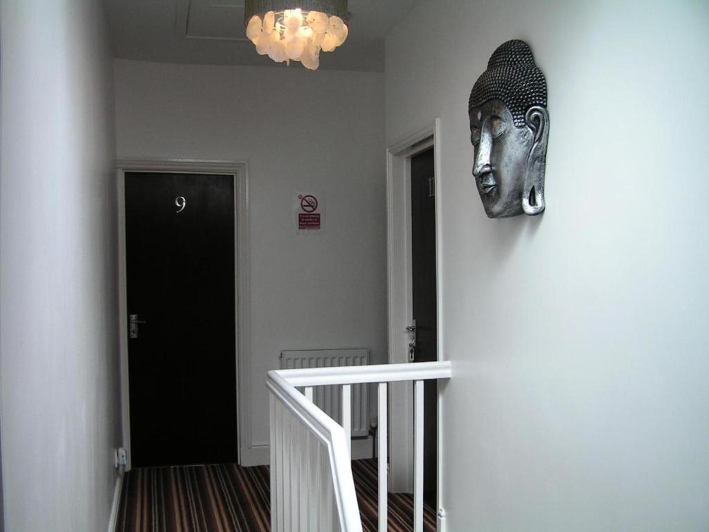Devon Guest House room 2