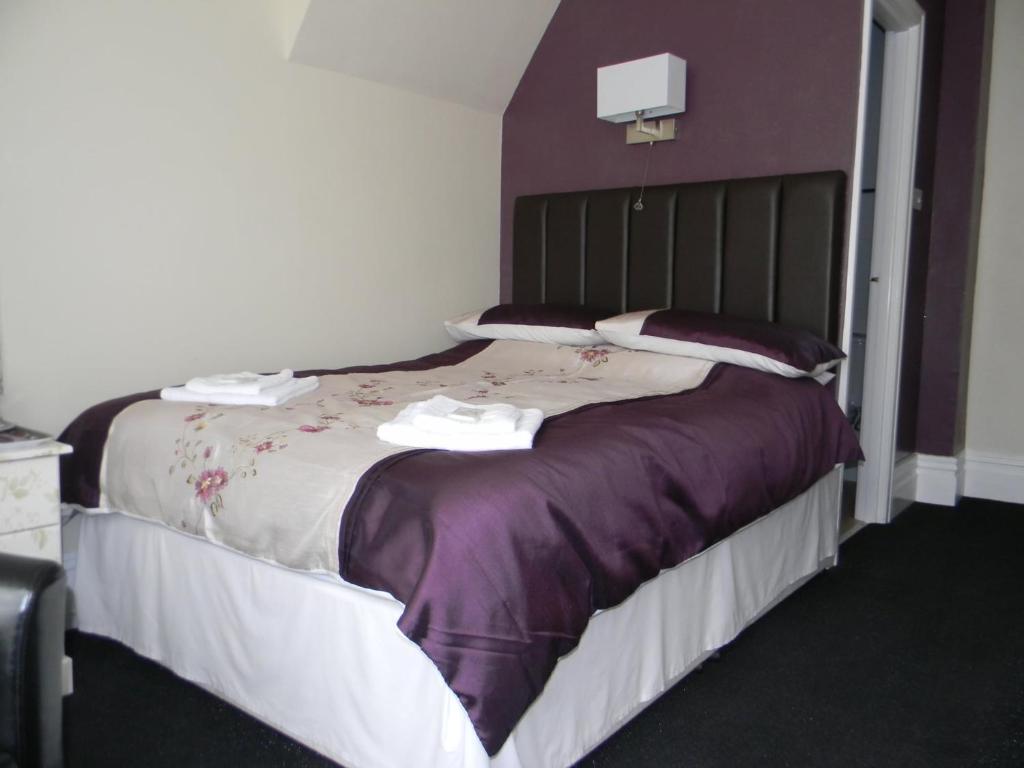Devon Guest House room 4
